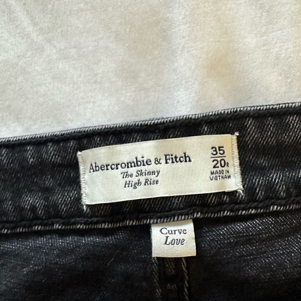 NWT Abercrombie&Fitch The Skinny High Rise Jeans Women's 35/20R Black Split Hem - Picture 10 of 14